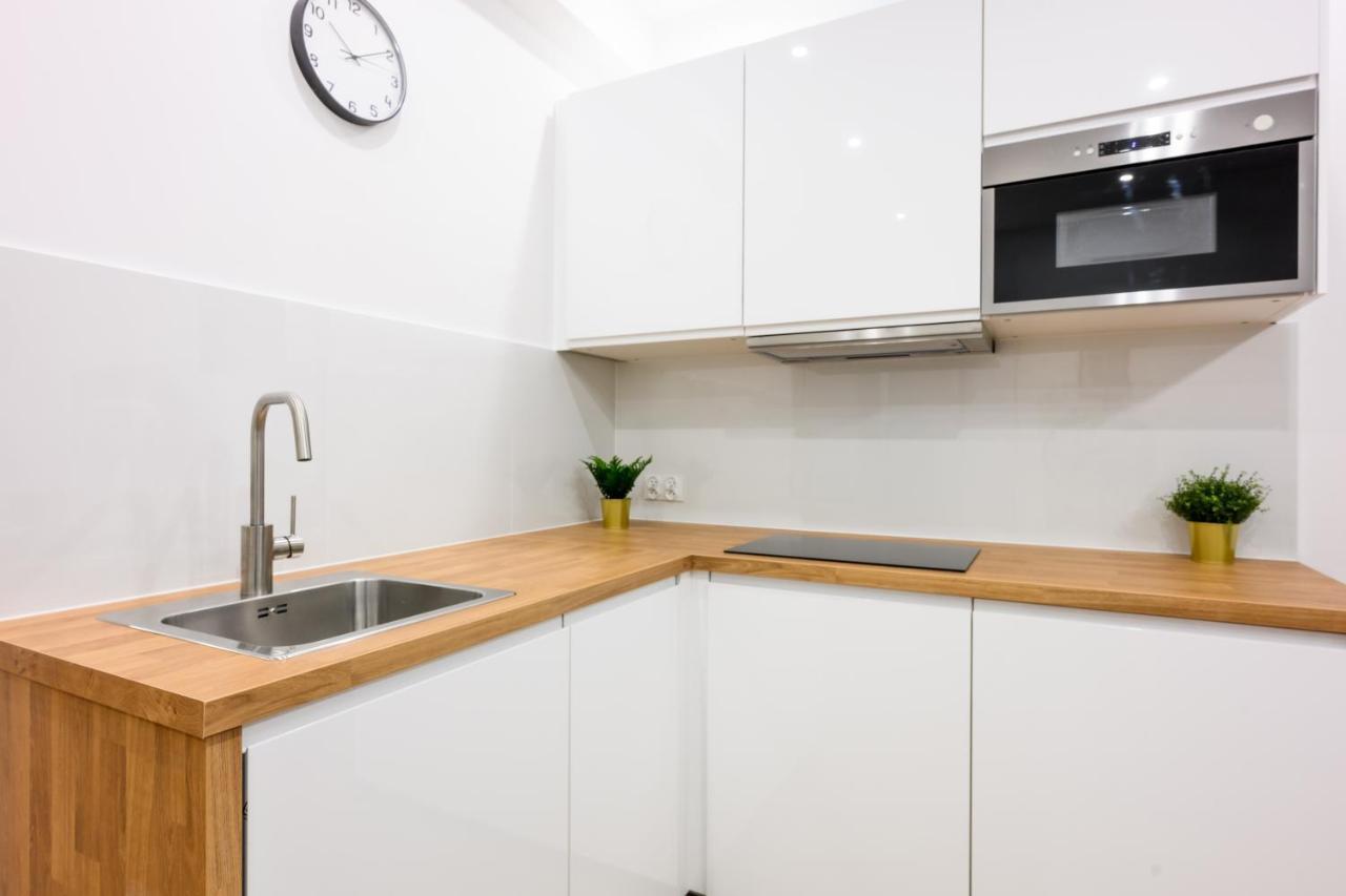 Cracow Rent Apartments: Spacious Stays Near Main Square Krakow Exterior photo