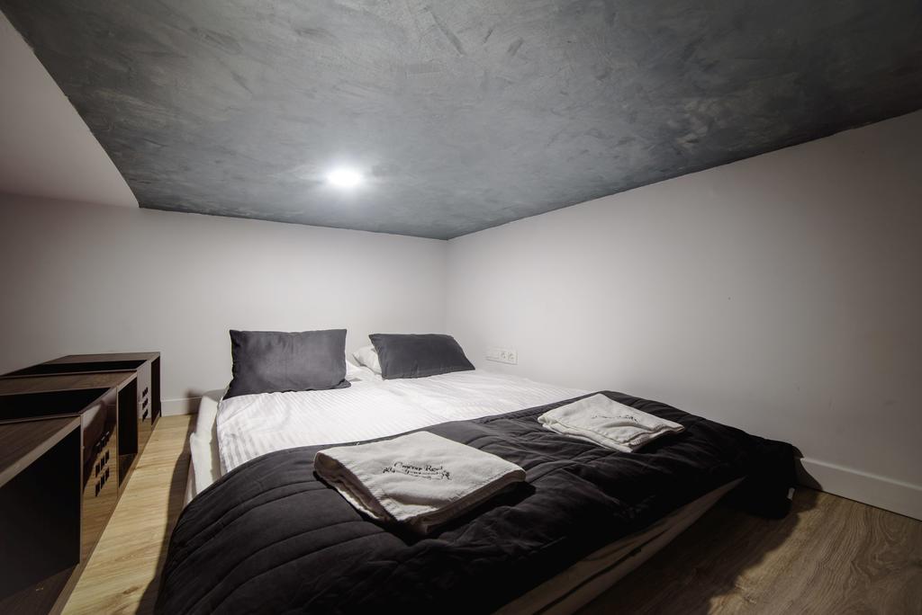 Cracow Rent Apartments: Spacious Stays Near Main Square Krakow Exterior photo