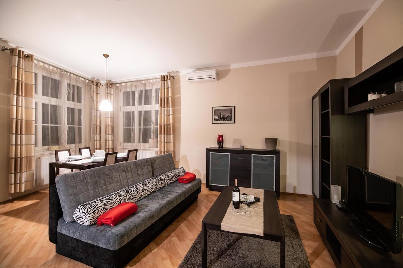 Cracow Rent Apartments: Spacious Stays Near Main Square Krakow Exterior photo