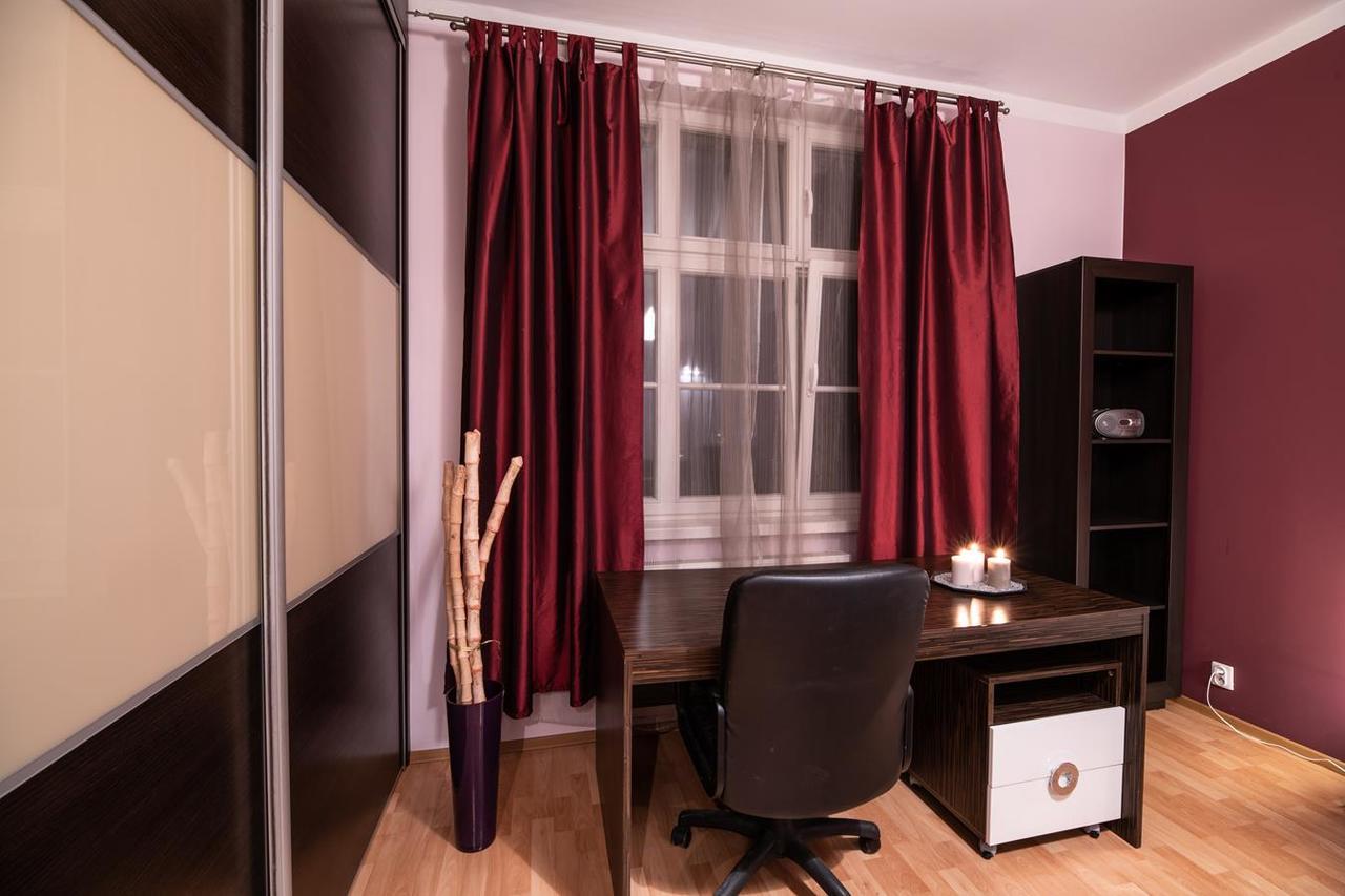 Cracow Rent Apartments: Spacious Stays Near Main Square Krakow Exterior photo