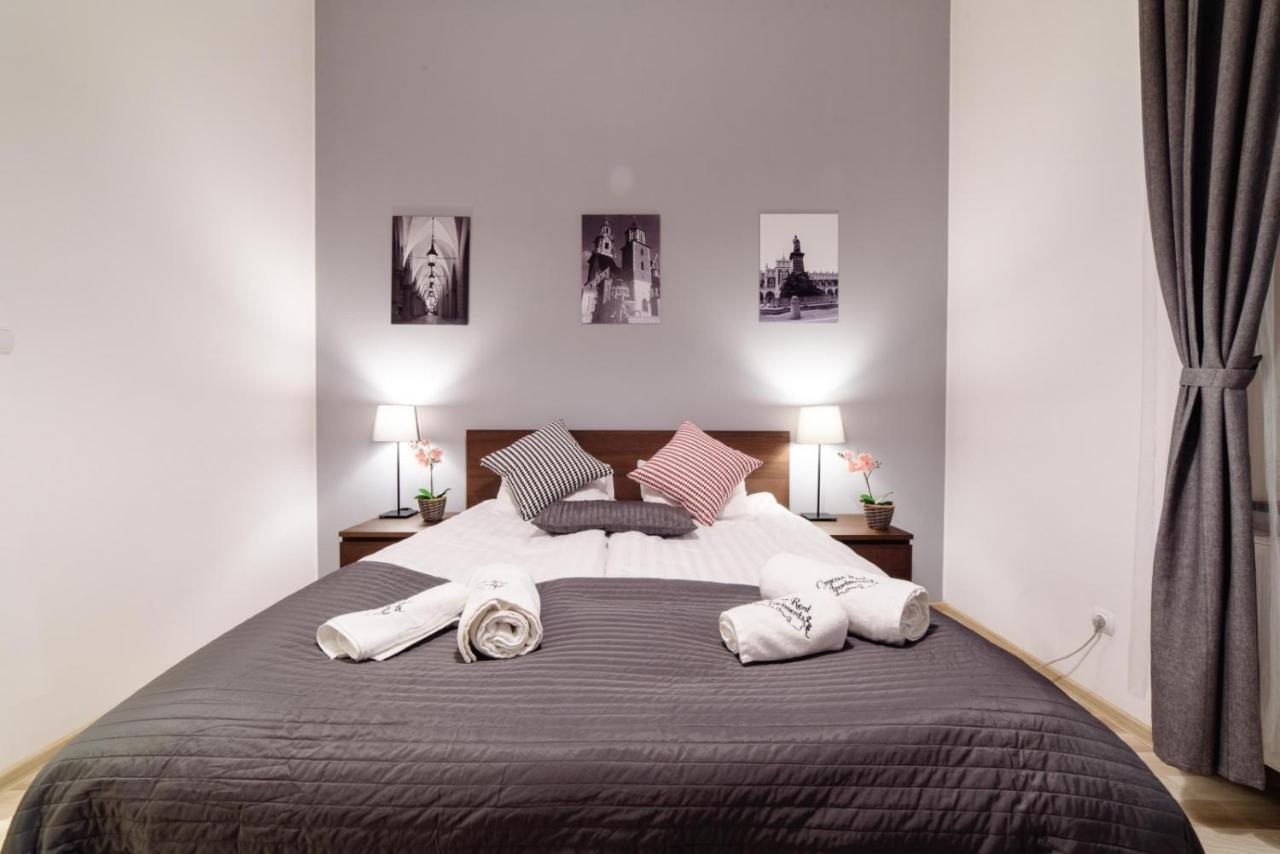 Cracow Rent Apartments: Spacious Stays Near Main Square Krakow Exterior photo